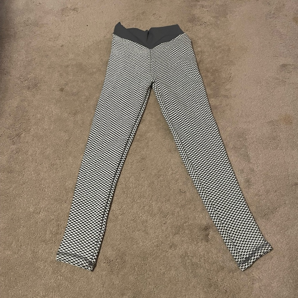 Kor Fitness Women’s Booty Leggings - Size Medium